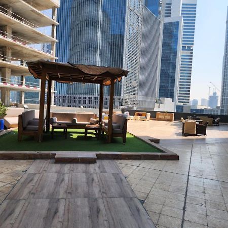 Furnished Studio Apartment Near Business Bay Metro Station Dubai Buitenkant foto