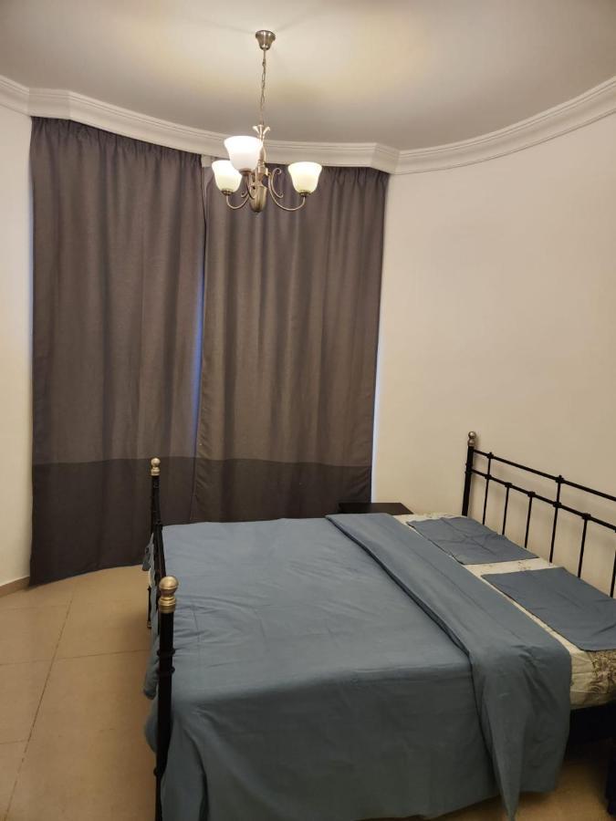 Furnished Studio Apartment Near Business Bay Metro Station Dubai Buitenkant foto